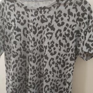 Women's Gray and Black Leopard Print Tee